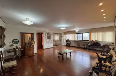 Apartamento à venda no edifício ipuaçu com área útil de 211 m² | 3 dormitórios, sendo 1 suíte com closet e 2 vagas de garagem cobertas.