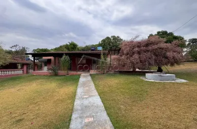 Chácara à venda no bairro chácaras limoeiro em são pedro-sp com terreno de 5.100 m² | 2 casas, espaço gourmet, salão e ampla área verde.