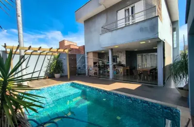 Sobrado à venda no residencial alto da boa vista com área construída de 224 m² | 3 dormitórios, sendo 1 suíte e 2 vagas cobertas.