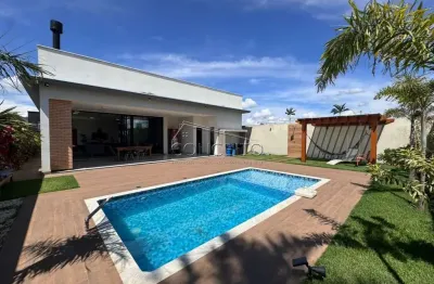 Casa térrea à venda no condomínio Terras de Ártemis com área construída de 230 m² | 3 dormitórios, sendo 1 suíte e 4 vagas de garagem.