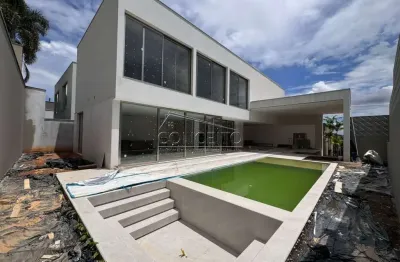 Sobrado disponível para locação no Alphaville Piracicaba, com área construída de 484,91 m² | 4 suítes com closet e 4 vagas de garagem.