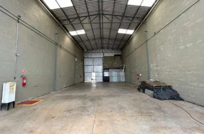 Galpão disponível para venda no bairro marta helena em uberlândia-mg