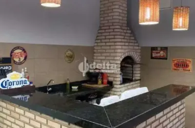 Casa residencial disponível para venda no bairro alto umuarama em uberlândia-mg
