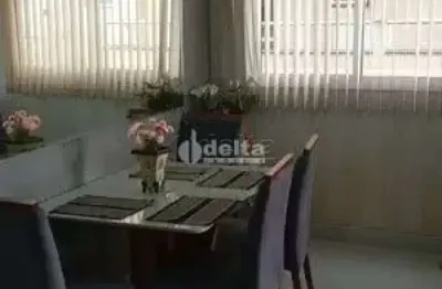 Apartamento disponível para venda no bairro segismundo pereira em uberlândia-mg