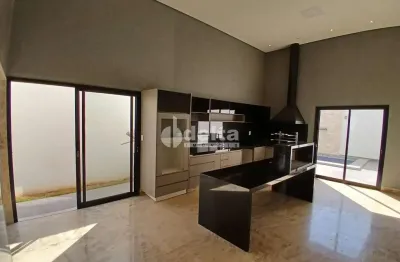 Casa residencial disponível para locação e venda no bairro laranjeiras em uberlândia-mg