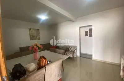 Casa residencial disponível para venda no bairro maria rezende em uberlândia-mg