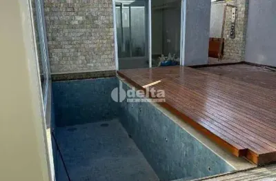 Casa no condomínio golden village para venda em uberlândia-mg