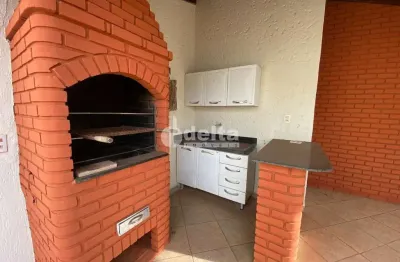 Casa no condomínio jardim imperial disponível para venda em uberlândia-mg