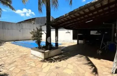 Casa disponível para locação no bairro cidade jardim em uberlândia-mg