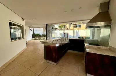 Casa no condomínio gavea hill 1  disponível para venda em uberlândia-mg