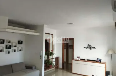 Casa residencial e comercial disponível para locação e venda no bairro cidade jardim em uberlândia-mg.