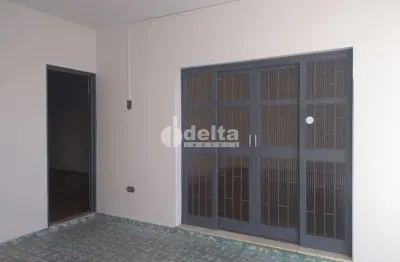 Casa residencial disponível para locação e venda no bairro osvaldo rezende em uberlândia-mg