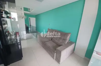 Cobertura disponível para locação e venda no bairro tibery em uberlândia-mg
