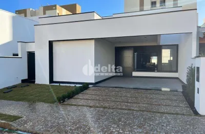 Casa com 3 quartos à venda no Jardim Holanda, Uberlândia 