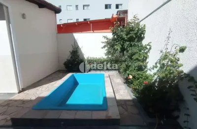 Casa residencial disponível para venda no bairro umuarama em uberlândia-mg