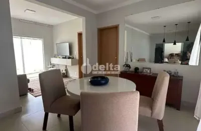 Casa residencial disponível para venda no bairro chácaras tubalina e quartel em uberlândia-mg.