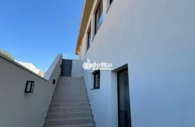 Casa no condomínio terras alpha disponível para venda em uberlândia-mg