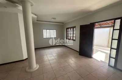Casa residencial disponível para venda no bairro bom jesus em uberlândia - mg