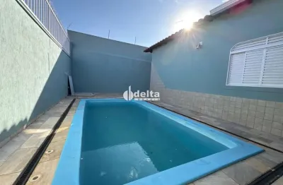 Casa com 3 quartos à venda no Santa Mônica, Uberlândia 