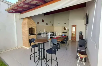 Casa residencial disponível para venda no bairro nova uberlândia em uberlândia-mg