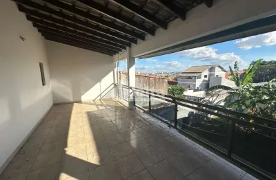 Casa comercial disponível para venda no bairro presidente roosevelt em uberlândia-mg