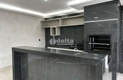 Casa residencial disponível para locação e venda no bairro brasil em uberlândia-mg.