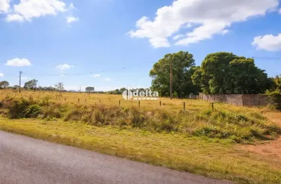 Área comercial disponível para locação e venda no bairro Industrial em Uberlândia-MG