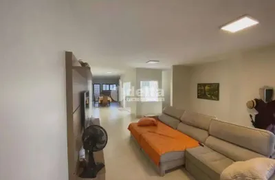 Casa residencial disponível para venda no bairro marta helena  em uberlândia-mg