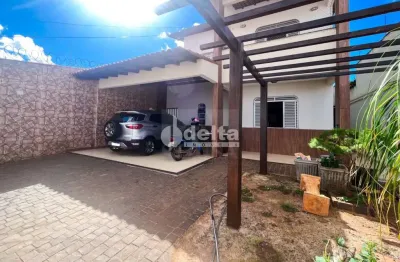 Casa disponível para venda no bairro santa rosa em uberlândia-mg