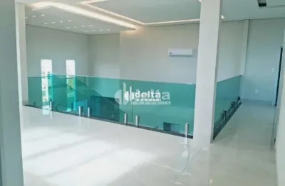 Casa no condomínio golden village disponível para locação e venda em uberlândia-mg