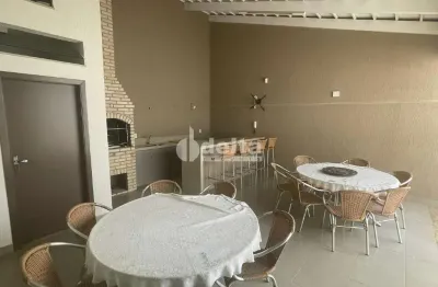 Casa residencial disponível para locação e venda no bairro santa mônica em uberlândia-mg