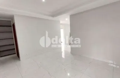 Casa residencial disponível para locação e venda no bairro Custódio Pereira em Uberlândia-MG