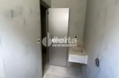 Casa no condomínio varanda sul disponível para venda em uberlândia-mg