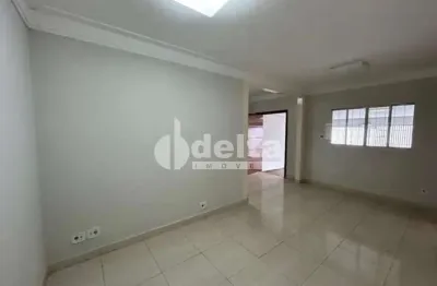 Casa residencial disponível para venda e locação no bairro cidade jardim em uberlândia-mg.