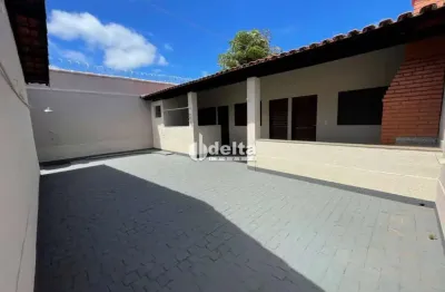 Casa residencial disponível para venda no bairro santa mônica em uberlândia-mg