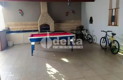 Casa residencial disponível para locação e venda no bairro morada da colina em uberlândia-mg