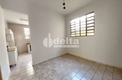 Casa residencial disponível para locação e venda no bairro fundinho em uberlândia-mg