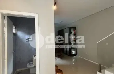 Casa residencial disponível para locação e venda no bairro loteamento portal do vale ii em uberlândia - mg.