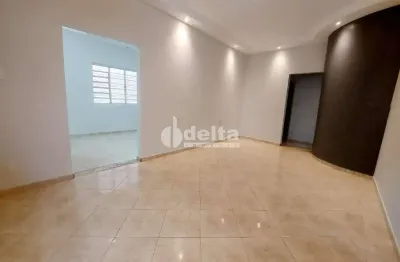 Casa residencial disponível para locação e venda no bairro centro em uberlândia-mg