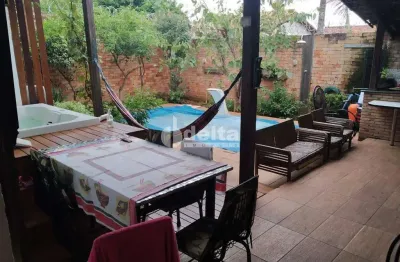 Casa residencial disponível para locação e venda no bairro santa luzia em uberlândia-mg