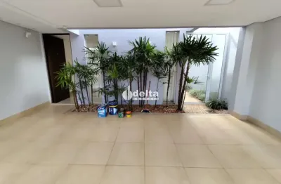 Casa residencial disponível para locação e venda no bairro segismundo pereira em uberlândia-mg