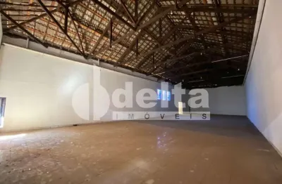 Galpão disponível para venda no bairro fundinho em uberlândia-mg