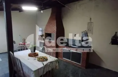 Casa residencial disponível para venda no bairro presidente roosevelt em uberlândia-mg