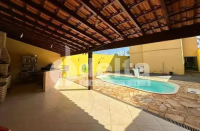 Casa com 2 quartos à venda no Santa Mônica, Uberlândia 