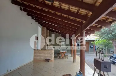 Casa residencial disponível para venda e locação no bairro cidade jardim em uberlândia-mg