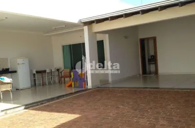 Casa residencial disponível para locação e venda no bairro nova uberlândia em uberlândia-mg