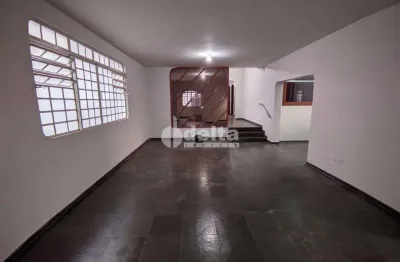 Casa com 3 quartos à venda no Vigilato Pereira, Uberlândia 