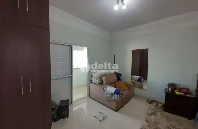 Casa residencial disponível para venda no bairro segismundo pereira em uberlândia-mg