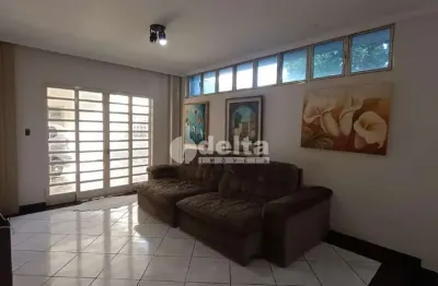 Casa residencial disponível para venda no bairro centro em uberlândia-mg