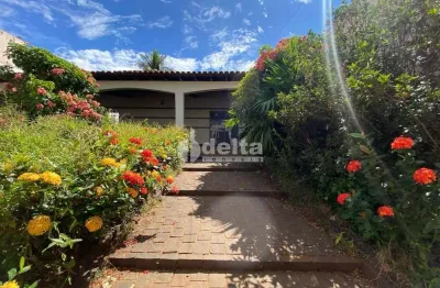 Casa residencial disponível para venda no bairro centro em uberlândia-mg